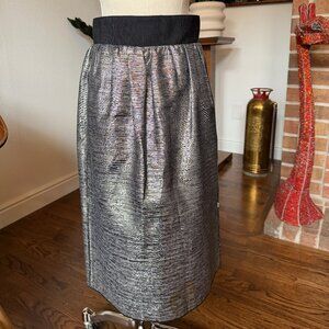Authentic Dolce & Gabbana Metallic Silver Pencil Skirt – IT 42 (US 6) – Made in